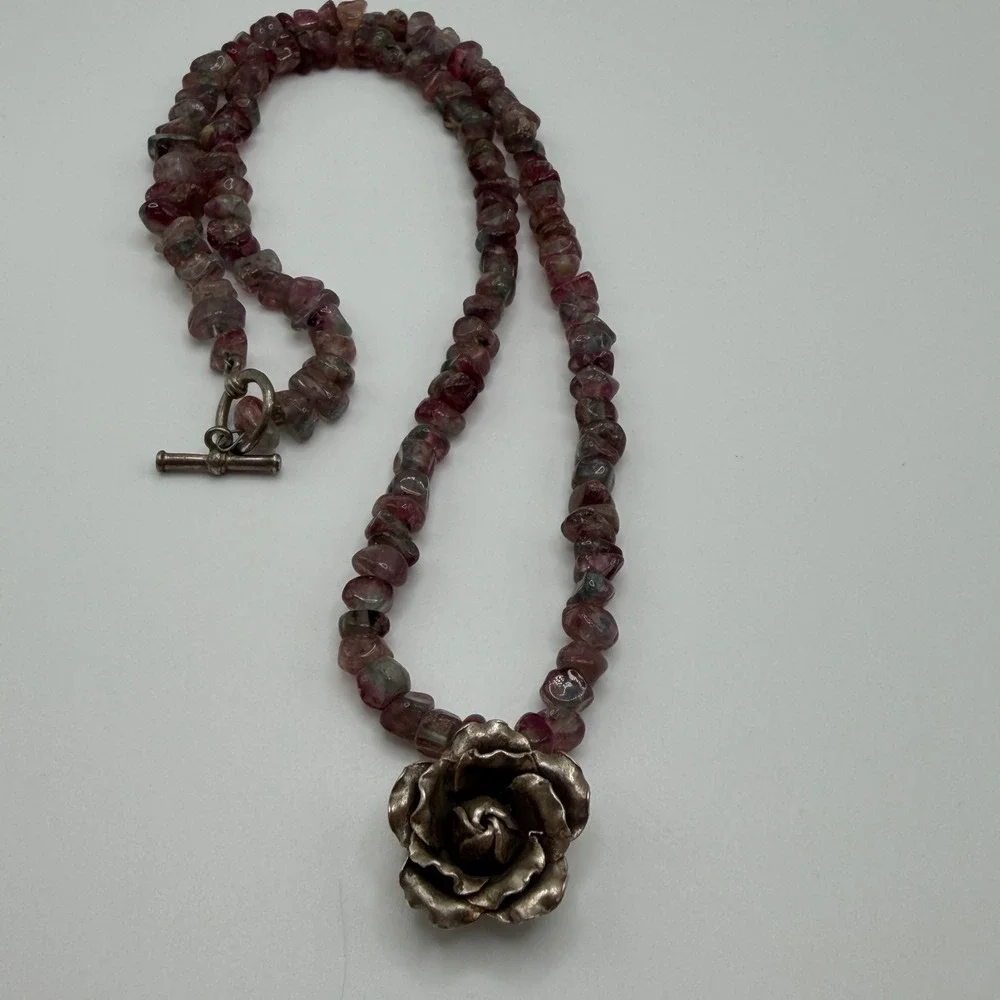 Pink Tourmaline Chip Bead Necklace Silver Tone Rose Flower Pendant Hippie Boho‎